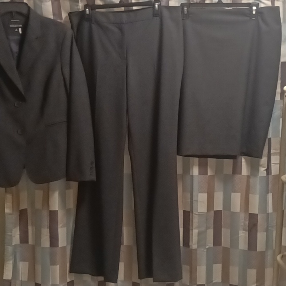 3 Pc Jones New York Women's Gray Stretch Pants, Skirt, And Blazer. - Picture 3 of 16